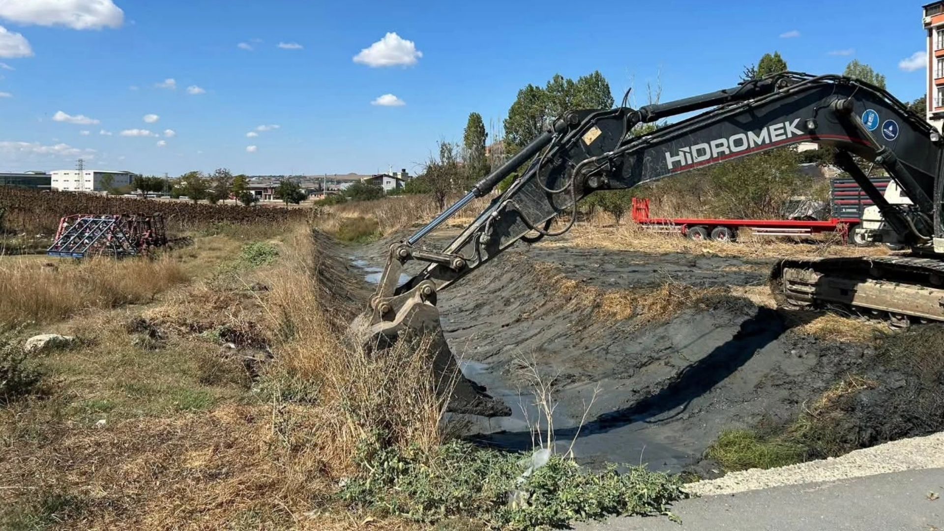 Değirmenköy’de Tahir Ağa Deresi Islah Çalışmaları Başladı